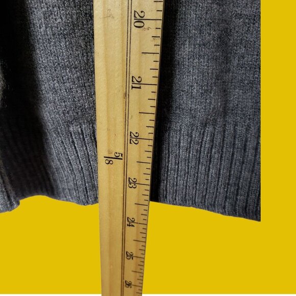 A-one Geometric Crewneck Sweater With Gray/Red/White Diamond Pattern Medium - Picture 4 of 8